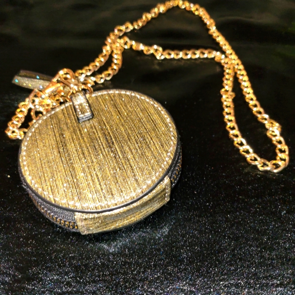 NWOT Round 4in CrBody/20in chain